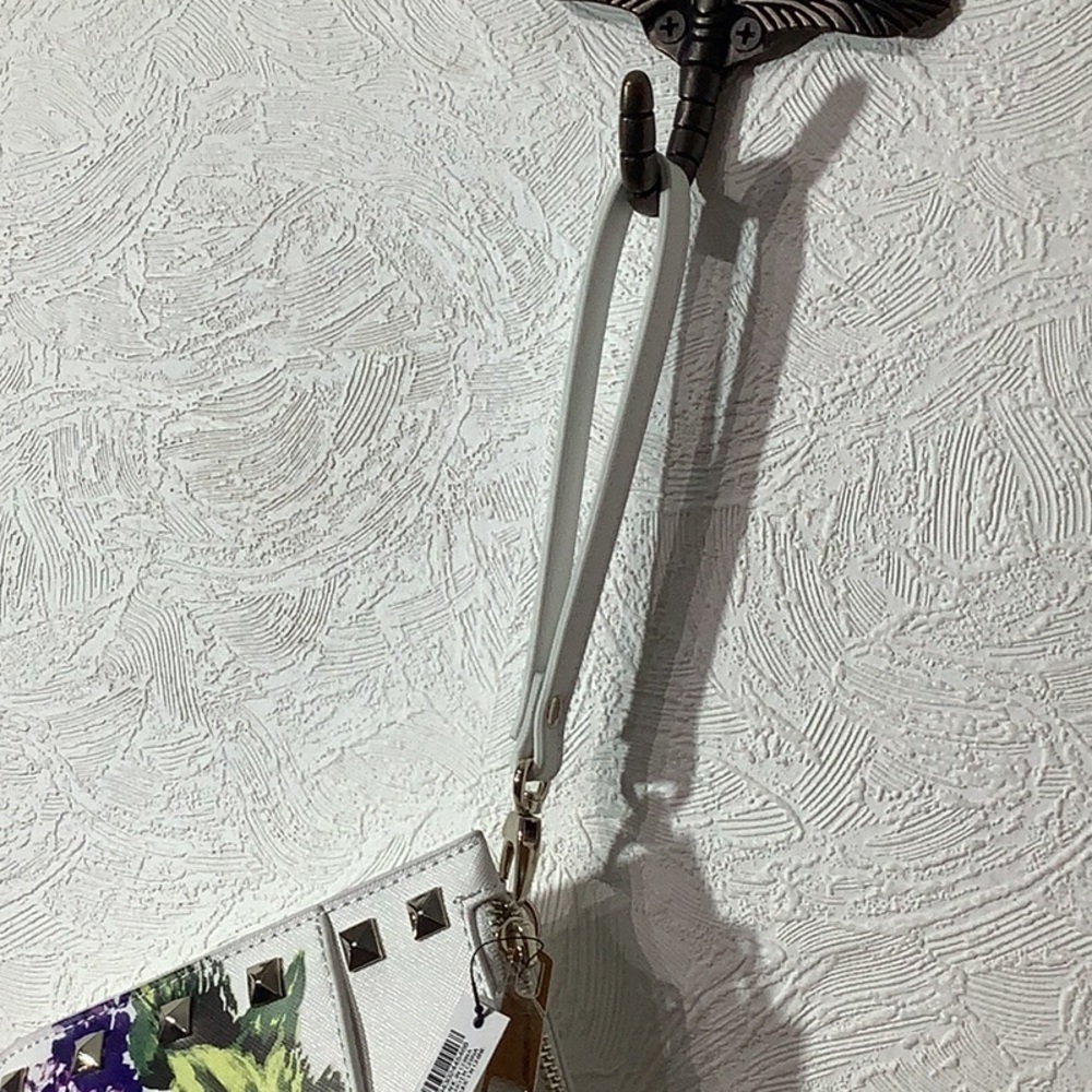 White House Black Market NWT - floral white silver studded medium sized wristlet - Picture 4 of 11